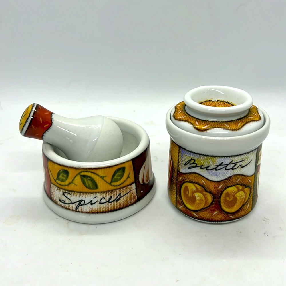 Joie Jo!e Mortar & Pestle and Butter Bell Keeper Set